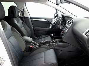 Citroen C4 Facelift 1.6 HDi 68kW (6 фото из 8)