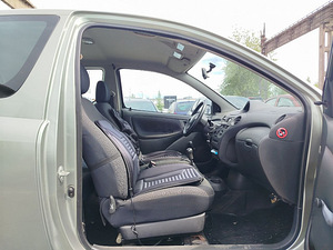 Toyota Yaris Facelift 1.3 64kW (6 foto / 7)