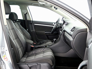 Volkswagen Golf Match ATM 1.6 TDI 77kW (6 foto / 9)