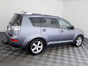 Mitsubishi Outlander Comfort 4x4 2.0 DI-D 103kW (3 foto / 8)