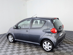 Toyota Aygo Linea Sol A-C 1.0 50kW (4 foto / 8)