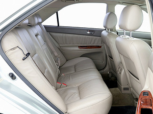 Toyota Camry Luxury ATM 2.4 112kW (7 foto / 7)