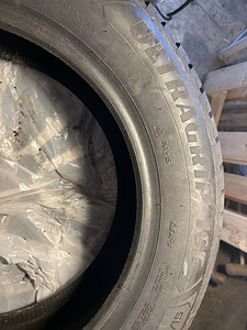 225/60R17 103T Goodyear UltraGrip Ice SUV GEN-1 lamellid (4 foto / 5)