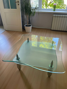 Klaasist laud (5 foto / 5)