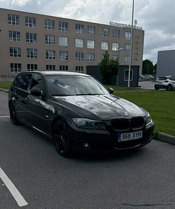 BMW E91 320d 2008 (1 foto / 8)