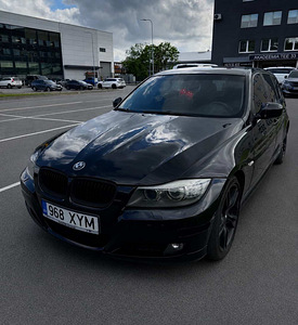 BMW E91 320d 2008 (2 foto / 8)