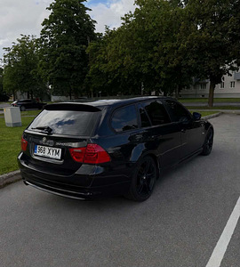 BMW E91 320d 2008 (3 foto / 8)