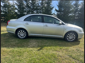 Toyota Avensis 2.0 108kW (5 foto / 10)
