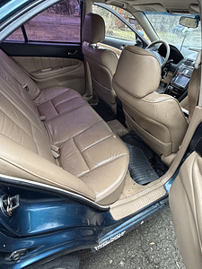 Mitsubishi Galant (5 foto / 10)