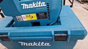 Makita akutoitega pesur (3 foto / 4)