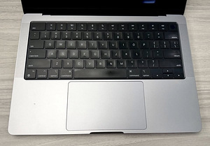Macbook Pro 2021 // M1 PRO // 16GB // 512GB (6 foto / 7)