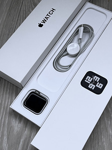Apple Watch SE (2nd Gen) 40mm (1 foto / 2)