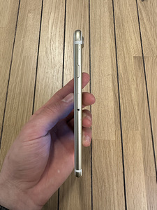 iPhone 7 (6 foto / 8)