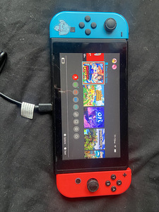 Nintendo Switch (4 foto / 4)