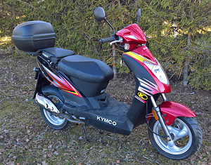 Роллер Kymco Agility 50 (3 фото из 10)