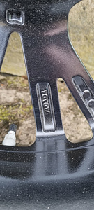 Toyota 18" valuveljed (8 foto / 8)