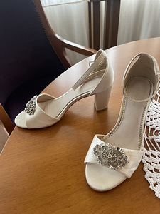 Pruudi kingad firmalt Monsoon bridal, suurus 38, nagu uued! (7 foto / 7)