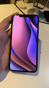 iPhone 11 Pro Max 256GB – аккумулятор 92% + оригинальный сил (1 фото из 5)