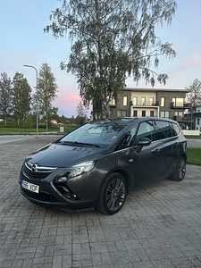 Opel zafira tourer (1 foto / 15)