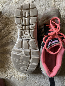 Tossud Skechers, s. 36 (3 foto / 4)