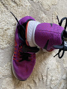 Кроссовки NIKE, размер 35,5 (4 фото из 5)