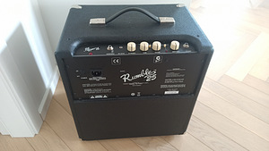 Басовый усилитель Fender Rumble 25 (3 фото из 3)