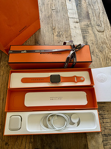 Hermes Apple Watch Series 7 41mm GPS + LTE (1 foto / 10)