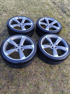 Шины и диски (1 фото из 4)