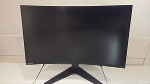 Lenovo G32qc-10 32” изогнутый QHD игровой монитор (1 фото из 4)