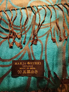 MARJA KURKI SILKKI HUIVI TURKOOSI KULTA KUVIOINEN (3 valokuva sivusta 4)