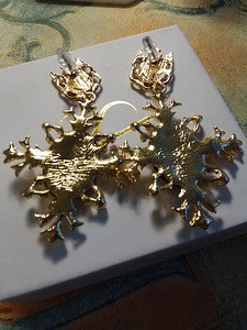 BEHEEMI CAMEE KORVAKORUT UUDET (2 valokuva sivusta 2)