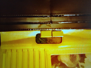 TED BAKER MUSTA NAHKALOMPAKKO (2 valokuva sivusta 5)