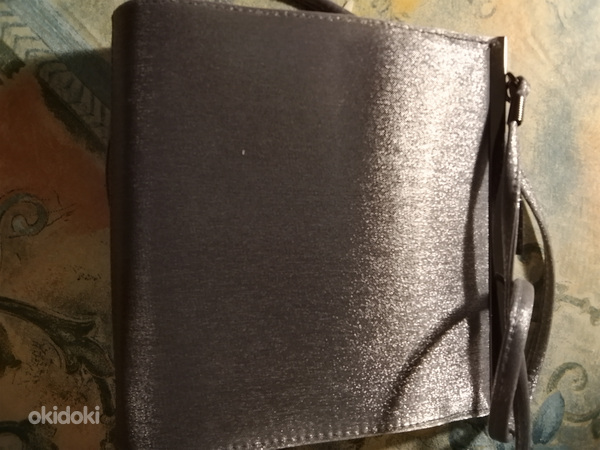 KIILTÄVÄ PINTAINEN ORIFLAME ILTALAUKKU