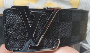 Must Louis Vuitton vöö (2 foto / 4)