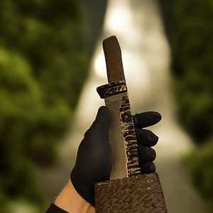 Hand-Forged Brutalist Survival Knife- 80CrV2 Steel- Rustic g (3 foto / 10)