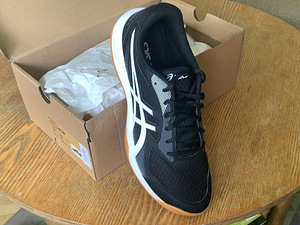 Asics uued saalijalatsid (2 foto / 4)