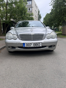 Mercedes c200 (2 foto / 9)