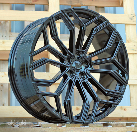 R22x10  5X120  ET  38  72.6  HF5225  Gloss Black (GB)  For LAND  (Z5)  (HYBRID FORGED)