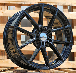 R20x9.5  5X112  ET  37  66.6  B5601  (FA746)  Black (BL)  For BMW  (Z6)  (Rear+Front) (1 foto / 1)
