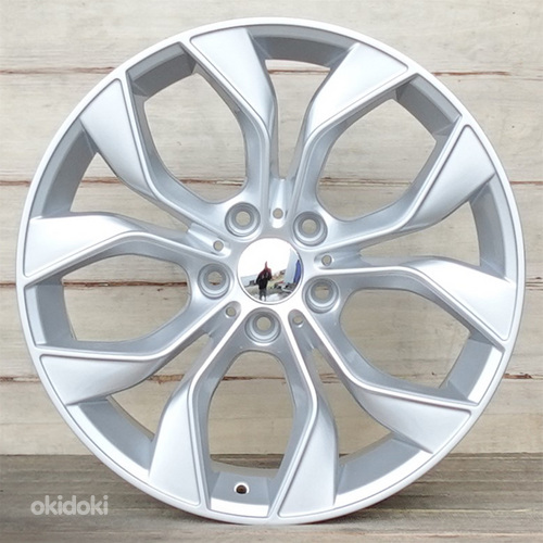 R19 BK 922 Silver 19x8.5 5x120