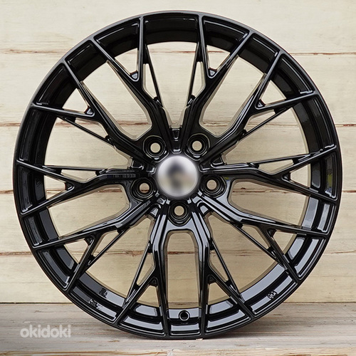 R18 AMZ LK013 Black 18x8 5x114.3