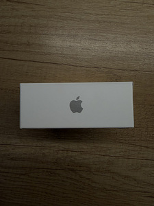 Apple AirPods 4 uued, originaal, karp (6 foto / 6)