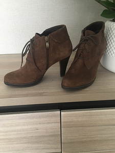 Продам новые ботильоны (2 фото из 2)