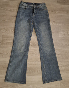 Джинсы boot cut , размер S (1 фото из 2)