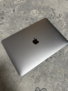 MacBook Pro 16 (2019) (1 foto / 4)