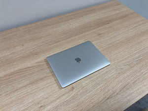 MacBook Pro 13 M2 2022 8GB 256GB (2 foto / 7)