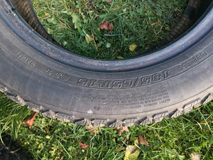 Naastrehvid Dunlop SP Arctic 185/65 R15 4mm (4 foto / 8)