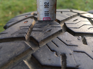 Naastrehvid Dunlop SP Arctic 185/65 R15 4mm (8 foto / 8)