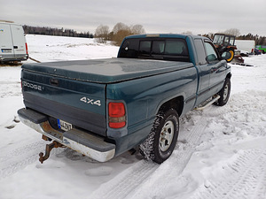 Dodge ram 1500 4x4 (8 foto / 8)