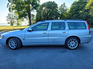 Volvo V70 D5 (4 фото из 15)